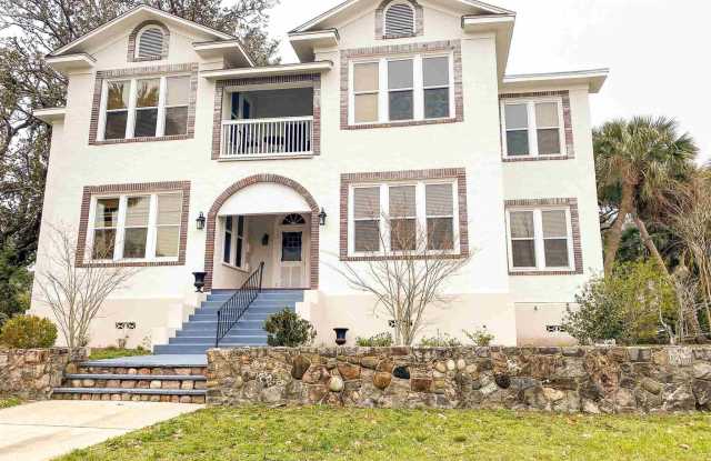 1724 E La Rua St unit: D photos photos