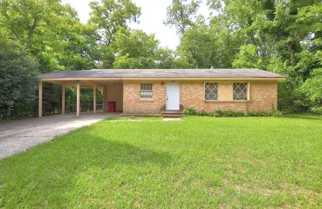 2475 Groveland Circle North photos photos
