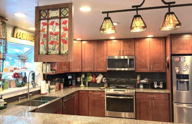 Family Friendly 5-bedroom 3-bath beautiful home in Onaway Gallery 1