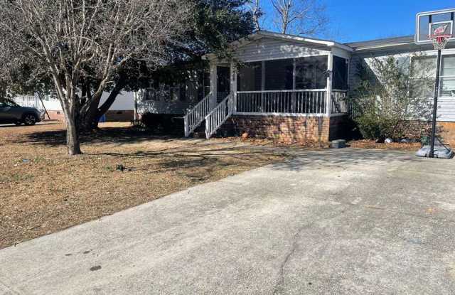 7406 April Dr, Fayetteville, NC 28314 photos photos