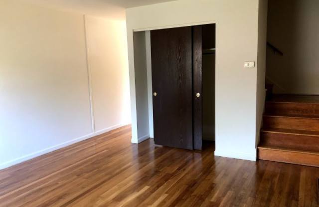 207 Broad Meadows Gallery 2