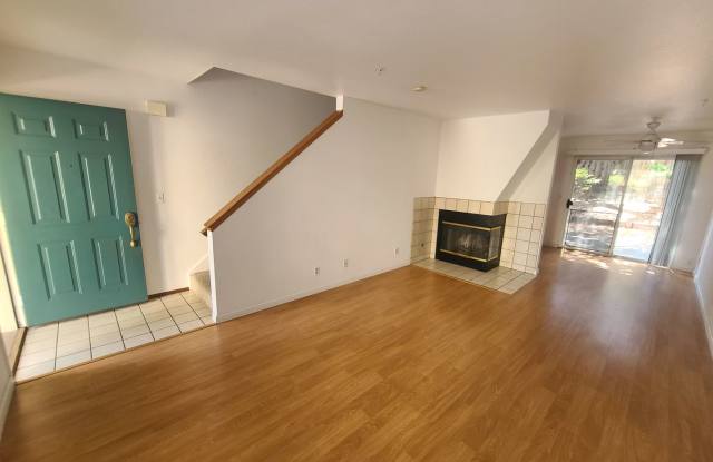 Charming 2 Bedroom Townhouse in Castro Valley Community photos photos