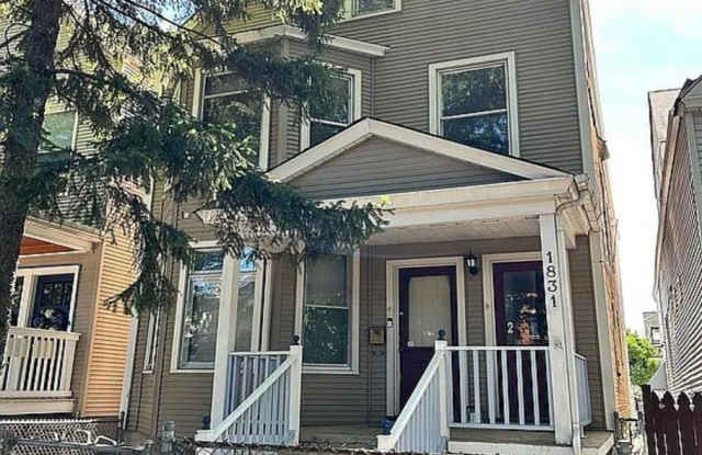1831 W Nelson Street - 1831 West Nelson Street, Chicago, IL 60657