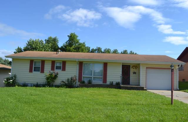 Nice 3-4 Br, 2 Bath Ranch style home, fenced in yard, garage, patio, full basement photos photos