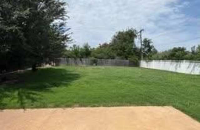 5705 W Wilshire Boulevard Gallery 3