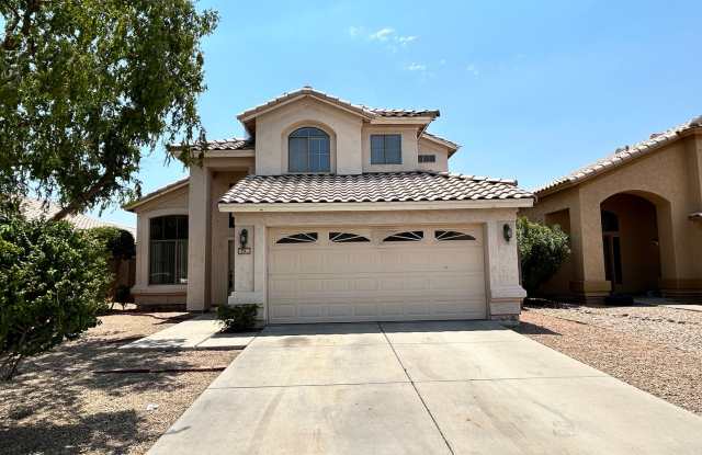 Spacious 4-Bedroom 3-Bath Peoria Home with Vaulted Ceilings  Large Backyard - 8239 West Voltaire Avenue, Peoria, AZ 85381