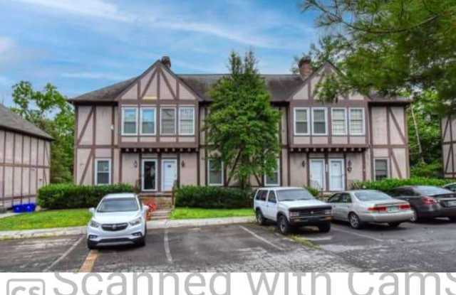 Oak Ridge 37830 - 2 bedroom, 1.5 bath condo - call Jean Chung 865-386-1022 Gallery 1