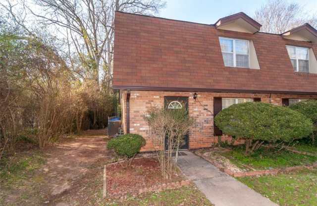 298 Kimberly Way SW - 298 Kimberly Way SW, Marietta, GA 30064