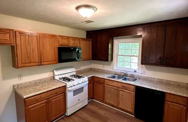 61 Shepard St 3 Bedroom 1 Bath GRANTVILLE Gallery 3
