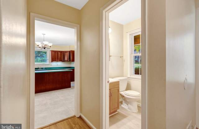 8916 BRAEBURN Drive Gallery 3