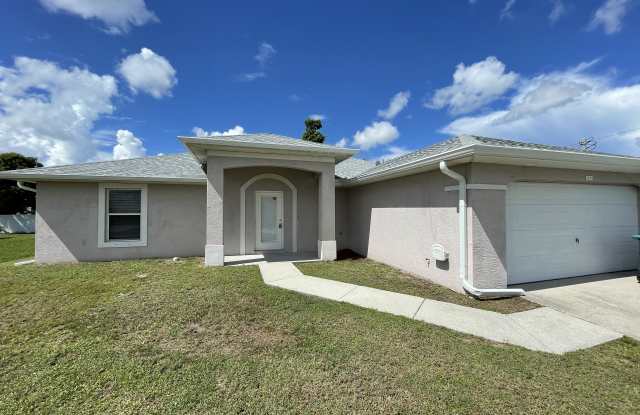 1005 SW 32nd Ter photos photos