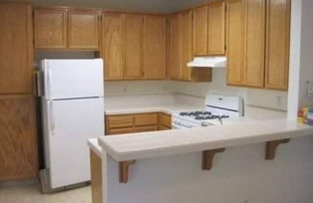 Downstairs two bedroom condo in gated community with attchd garage Gallery 2