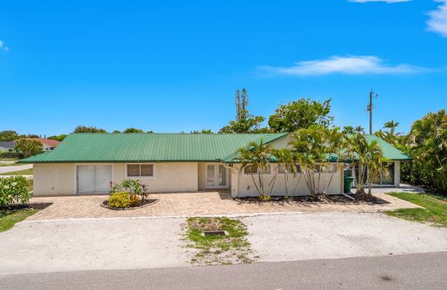 700 95th Avenue North - 700 95th Avenue North, Naples Park, FL 34108