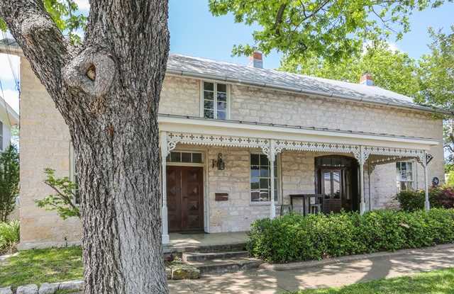 125 San Antonio St Gallery 4