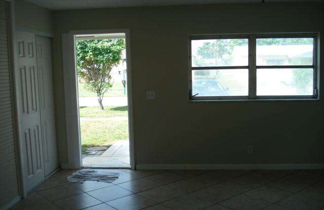 522 Sw 72nd Ave - 522 Southwest 72nd Avenue, North Lauderdale, FL 33068