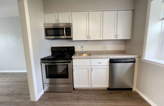PRELEASING for AUGUST! Close to Campus photos photos