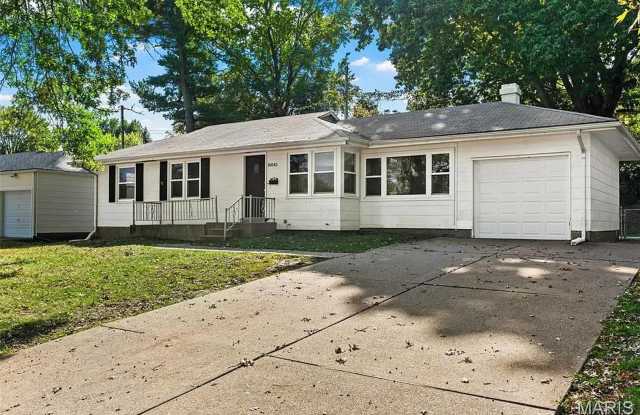 House on Hedge - 10043 Hedge Drive, Bellefontaine Neighbors, MO 63137