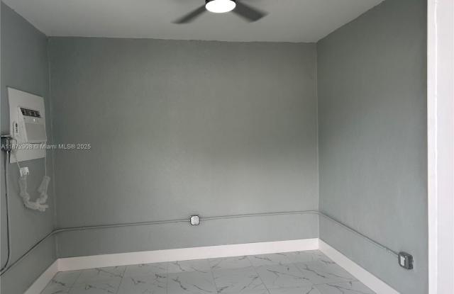 4340 SW 24th St photos photos