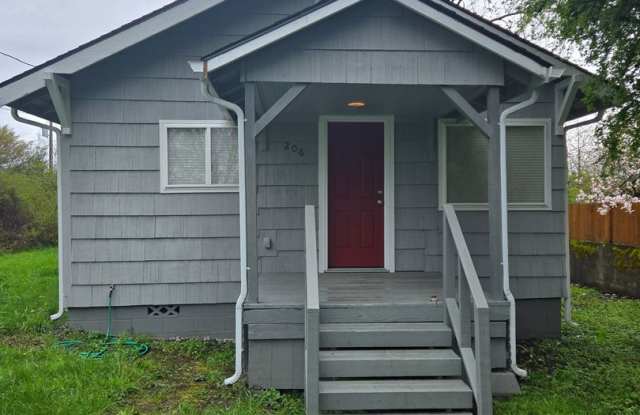 STATUS: PENDING APPLICATION- |R24S| $1495 - 206 North Cedar Street, Centralia, WA 98531 STATUS: PENDING APPLICATION- |R24S| $1495 - 206 North Cedar Street, Centralia, WA 98531