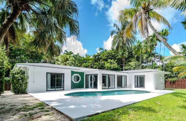 1825 Alamanda Dr Gallery 2