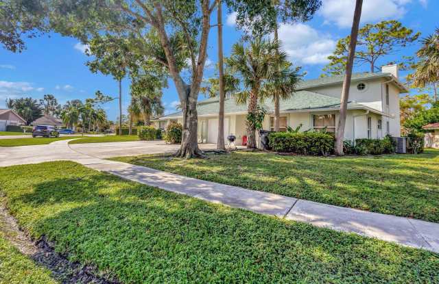 1135 Staghorn Street photos photos