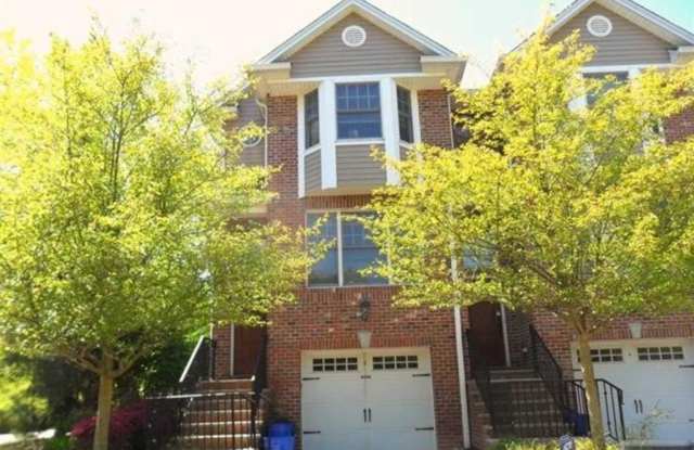 2 James Lane - 2 James Lane, Tenafly, NJ 07670