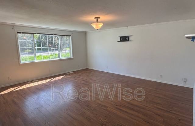 1296 NW Keasey St Gallery 3