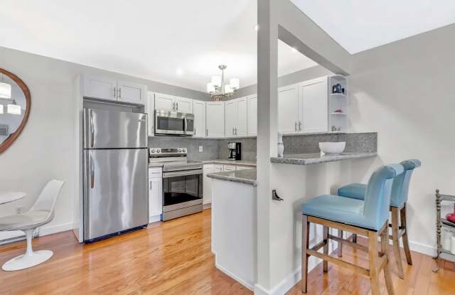 302 5th Ave photos photos