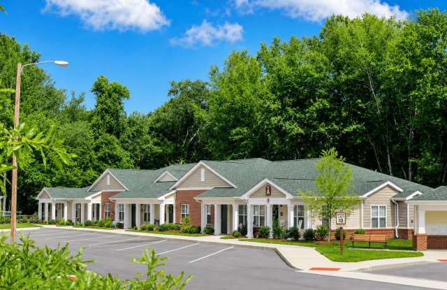 Windsor Crossing - 55+ Active Adult Apartment Homes Gallery 4