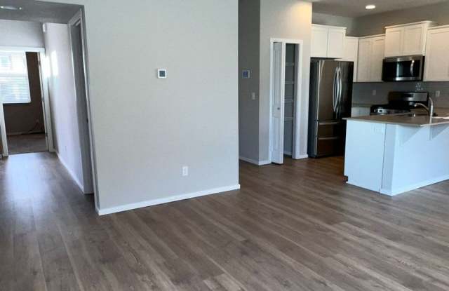 Spacious 4 Bedroom 2.5 Bath  W/Bonus Room in Stonecreek Community w/ Solar Panels & EV Outlet! 20505 SE Evian Gallery 3