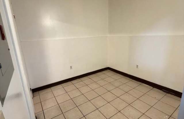 Studio apartment in Brighton Heights Gallery 3