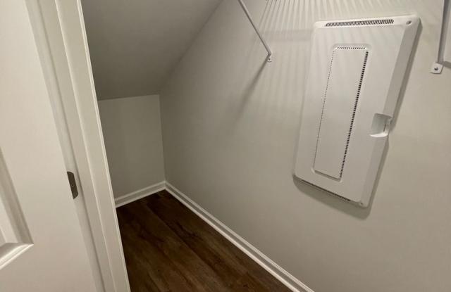 3 bedroom home in Lexington area! Available in June photos photos
