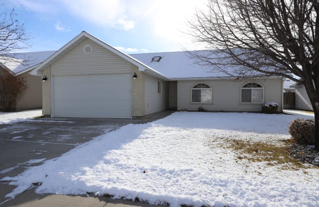 2462 Ironwood Ave - 2462 Ironwood Avenue, Twin Falls, ID 83301