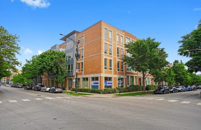 2755 N Lakewood Avenue photos photos