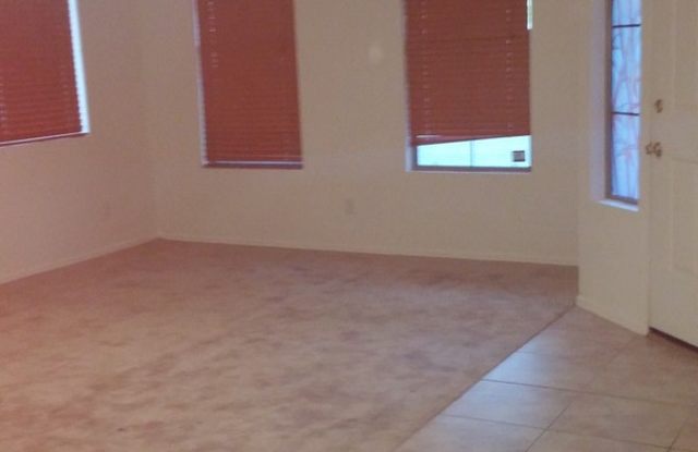 BEAUTIFUL CORNER LOT HOME WITH LARGE ROOMS Gallery 2