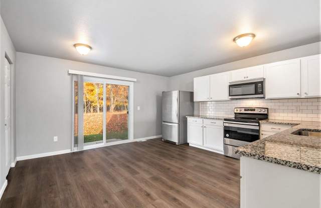 1 Month FREE Rent! Applied to Your First Full Month. Terms & Conditions Apply. Gallery 3