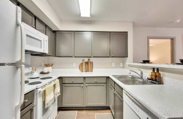 Forest Park Apartment Homes Gallery 4