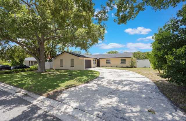 725 LAUREL WAY photos photos