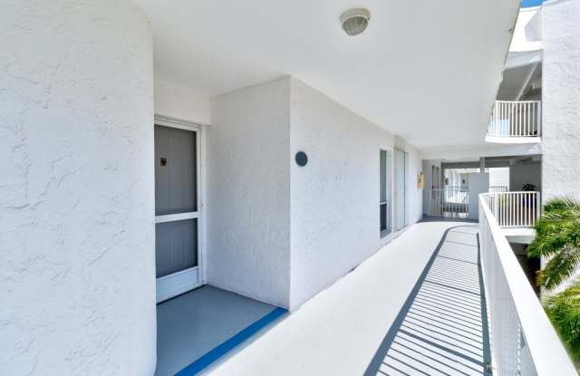 6122 S River Run Drive Gallery 3