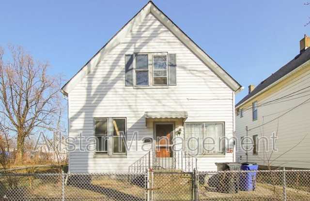 1101 E 66 St photos photos