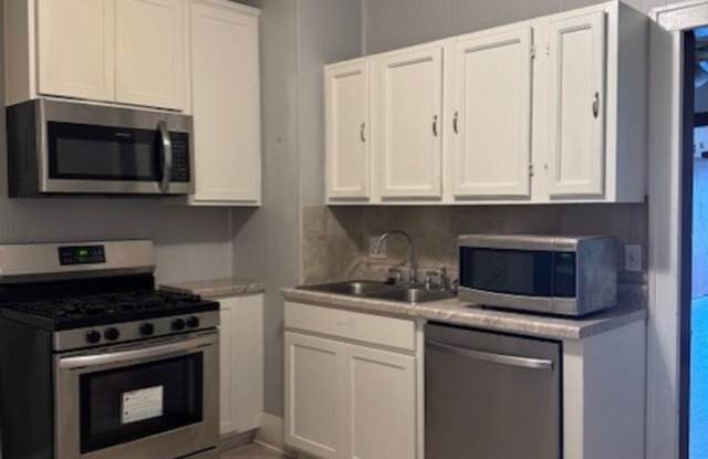 Charming 3-Bedroom House! photos photos