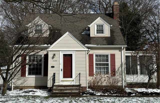 1579 Laclede Road photos photos