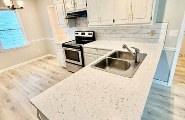 2512 Water Oak Drive Gallery 3