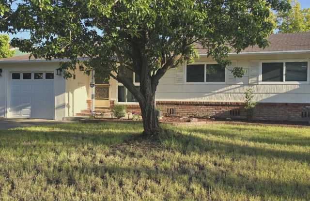 2104 Bowling Green Drive photos photos