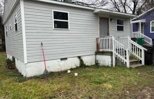 HIGH POINT - 2 BDRM/1 BATH - 1235 Franklin Avenue, High Point, NC 27260
