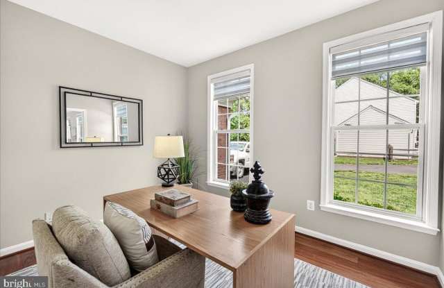 9938 TIMBERKNOLL Lane Gallery 4