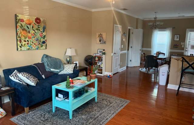 2BR in Whitehall Village ! Gallery 3