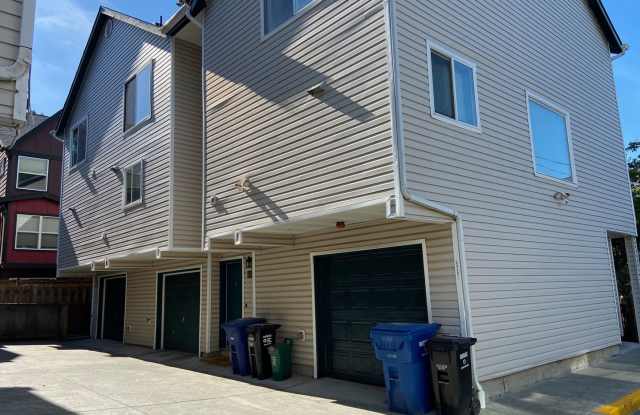 Delridge SW Seattle Townhouse 2 Bedroom 1 Bath 1 Car Garage Gallery 1