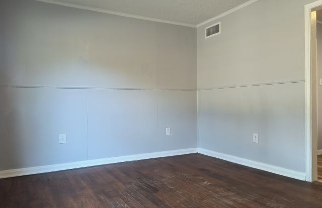 1734 East Circle Drive Gallery 3