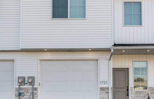3 bed 2.5 Bath Townhome Gallery 3